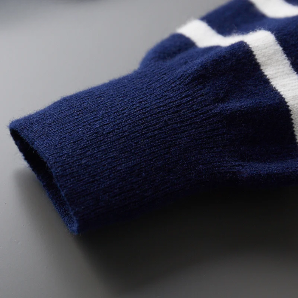 Κομψό ριγέ μάλλινο πουλόβερ