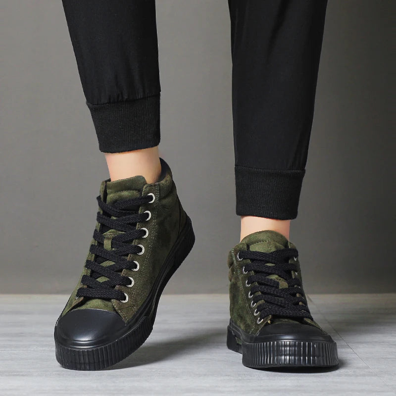 Κομψά ψηλά σουέντ παπούτσια